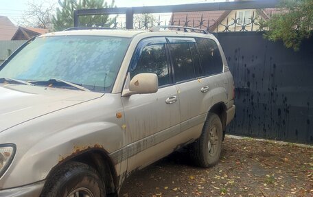 Toyota Land Cruiser 100 рестайлинг 2, 2002 год, 1 100 000 рублей, 1 фотография