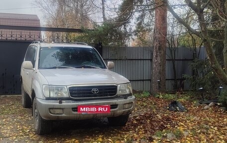 Toyota Land Cruiser 100 рестайлинг 2, 2002 год, 1 100 000 рублей, 3 фотография