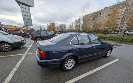 BMW 5 серия, 2003 год, 650 000 рублей, 1 фотография