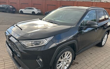 Toyota RAV4, 2021 год, 3 600 000 рублей, 8 фотография