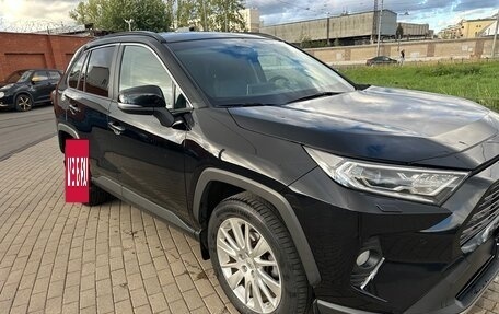 Toyota RAV4, 2021 год, 3 600 000 рублей, 10 фотография