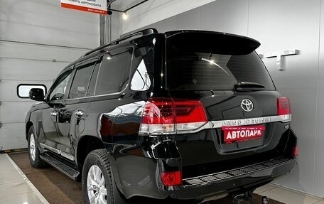 Toyota Land Cruiser 200, 2018 год, 6 849 000 рублей, 5 фотография