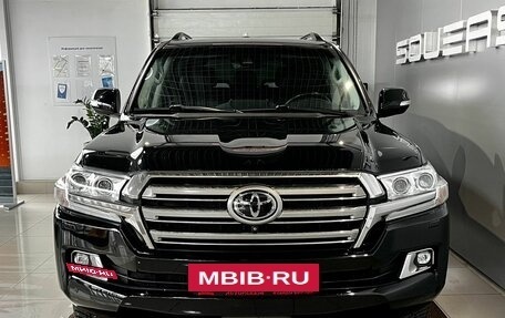 Toyota Land Cruiser 200, 2018 год, 6 849 000 рублей, 2 фотография