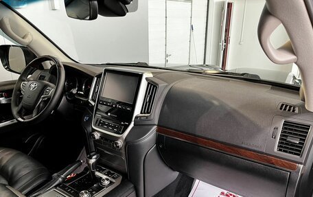 Toyota Land Cruiser 200, 2018 год, 6 849 000 рублей, 15 фотография