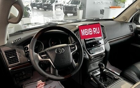 Toyota Land Cruiser 200, 2018 год, 6 849 000 рублей, 10 фотография