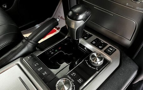 Toyota Land Cruiser 200, 2018 год, 6 849 000 рублей, 20 фотография