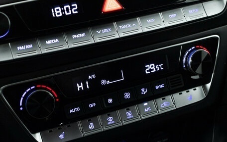 Hyundai Sonata VII, 2018 год, 1 745 000 рублей, 17 фотография