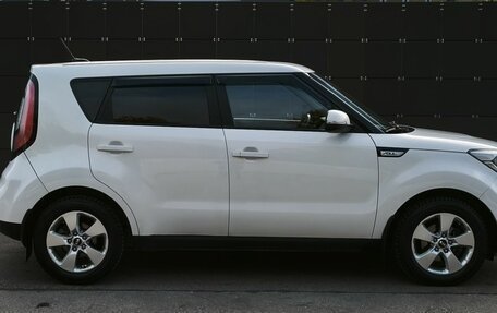 KIA Soul II рестайлинг, 2017 год, 1 300 000 рублей, 5 фотография