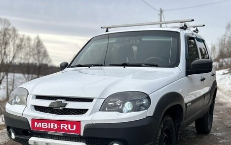 Chevrolet Niva I рестайлинг, 2017 год, 700 000 рублей, 12 фотография