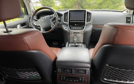 Toyota Land Cruiser 200, 2016 год, 8 950 000 рублей, 6 фотография