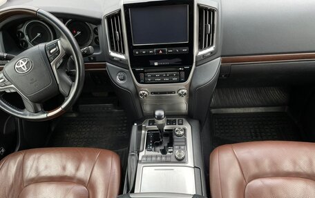 Toyota Land Cruiser 200, 2016 год, 8 950 000 рублей, 8 фотография