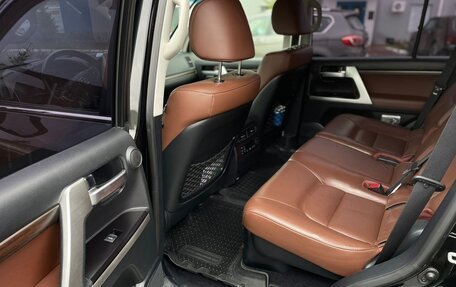 Toyota Land Cruiser 200, 2016 год, 8 950 000 рублей, 21 фотография