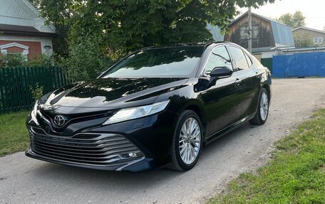 Toyota Camry, 2021 год, 3 250 000 рублей, 2 фотография