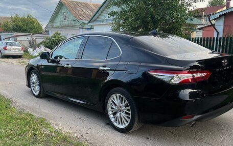 Toyota Camry, 2021 год, 3 250 000 рублей, 4 фотография