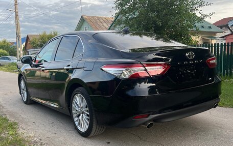 Toyota Camry, 2021 год, 3 250 000 рублей, 10 фотография