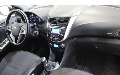 Hyundai Solaris II рестайлинг, 2011 год, 539 000 рублей, 5 фотография