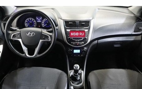 Hyundai Solaris II рестайлинг, 2011 год, 539 000 рублей, 11 фотография