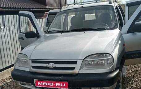 Chevrolet Niva I рестайлинг, 2005 год, 290 000 рублей, 1 фотография