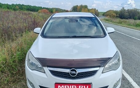 Opel Astra J, 2011 год, 650 000 рублей, 1 фотография