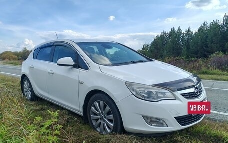 Opel Astra J, 2011 год, 650 000 рублей, 3 фотография