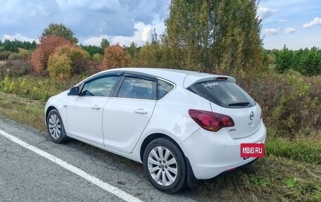 Opel Astra J, 2011 год, 650 000 рублей, 4 фотография