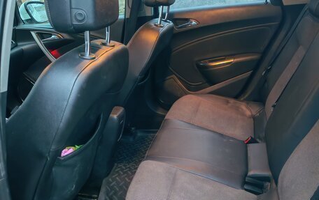 Opel Astra J, 2011 год, 650 000 рублей, 8 фотография