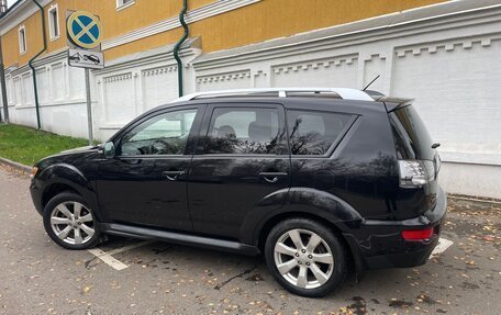 Mitsubishi Outlander III рестайлинг 3, 2010 год, 1 130 000 рублей, 4 фотография