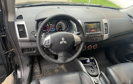 Mitsubishi Outlander III рестайлинг 3, 2010 год, 1 130 000 рублей, 10 фотография