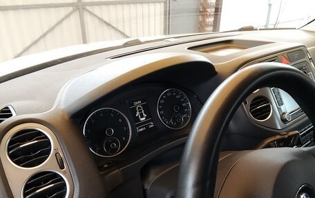 Volkswagen Tiguan I, 2011 год, 950 000 рублей, 4 фотография