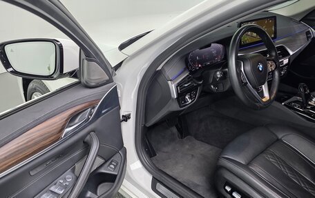 BMW 5 серия, 2022 год, 3 800 000 рублей, 14 фотография