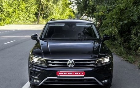 Volkswagen Tiguan II, 2019 год, 2 250 000 рублей, 2 фотография