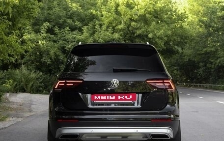 Volkswagen Tiguan II, 2019 год, 2 250 000 рублей, 4 фотография