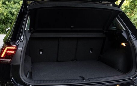 Volkswagen Tiguan II, 2019 год, 2 250 000 рублей, 17 фотография