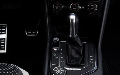 Volkswagen Tiguan II, 2019 год, 2 250 000 рублей, 11 фотография