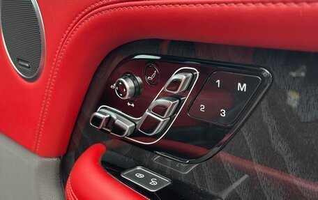 Land Rover Range Rover IV рестайлинг, 2018 год, 8 800 000 рублей, 13 фотография