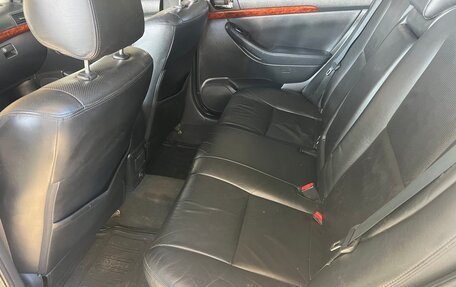 Toyota Avensis III рестайлинг, 2005 год, 545 000 рублей, 10 фотография