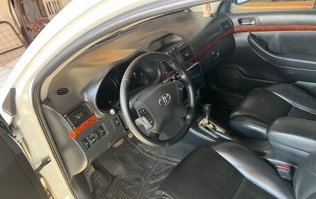 Toyota Avensis III рестайлинг, 2005 год, 545 000 рублей, 11 фотография