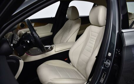 Mercedes-Benz E-Класс, 2018 год, 3 150 000 рублей, 10 фотография