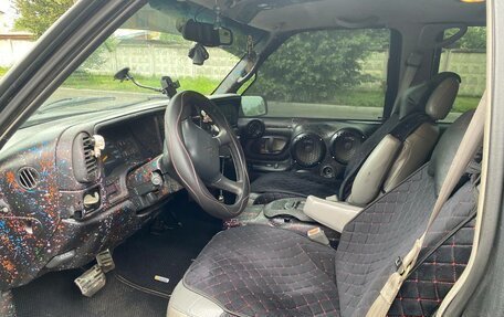 Chevrolet Tahoe II, 1999 год, 1 000 000 рублей, 8 фотография