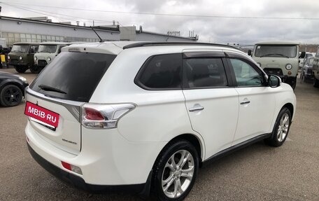Mitsubishi Outlander III рестайлинг 3, 2013 год, 1 290 000 рублей, 2 фотография