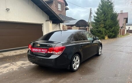 Chevrolet Cruze II, 2010 год, 690 000 рублей, 3 фотография