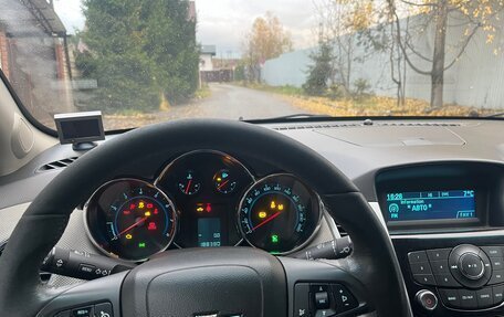 Chevrolet Cruze II, 2010 год, 690 000 рублей, 12 фотография