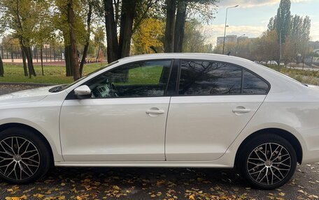 Volkswagen Jetta VI, 2012 год, 1 000 050 рублей, 2 фотография