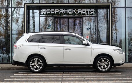 Mitsubishi Outlander III рестайлинг 3, 2014 год, 1 890 000 рублей, 4 фотография
