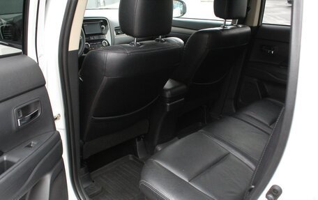 Mitsubishi Outlander III рестайлинг 3, 2014 год, 1 890 000 рублей, 19 фотография