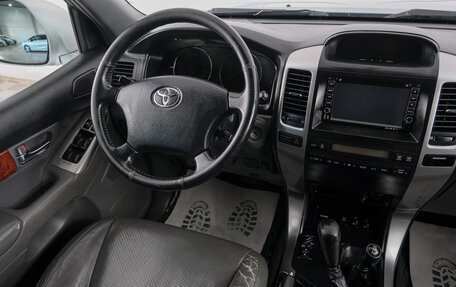 Toyota Land Cruiser Prado 120 рестайлинг, 2005 год, 1 969 000 рублей, 10 фотография