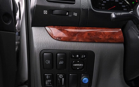 Toyota Land Cruiser Prado 120 рестайлинг, 2005 год, 1 969 000 рублей, 18 фотография