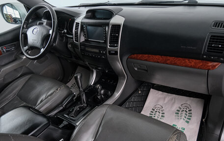 Toyota Land Cruiser Prado 120 рестайлинг, 2005 год, 1 969 000 рублей, 13 фотография