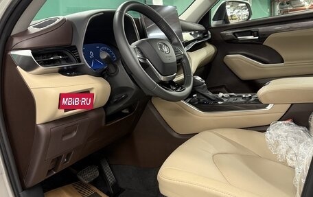 Toyota Highlander, 2025 год, 6 200 000 рублей, 24 фотография