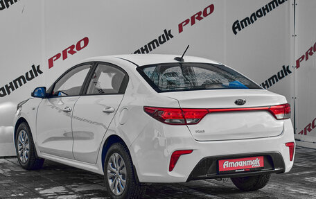 KIA Rio IV, 2018 год, 1 100 000 рублей, 9 фотография